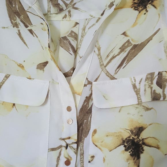 Dynamite Collar Top - Picture 7 of 13